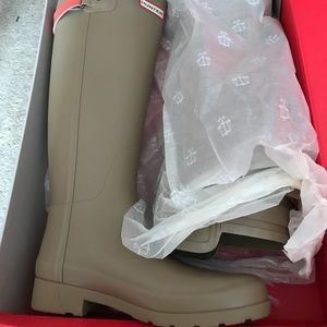 WOMENS HUNTER BOOT SIZE 6